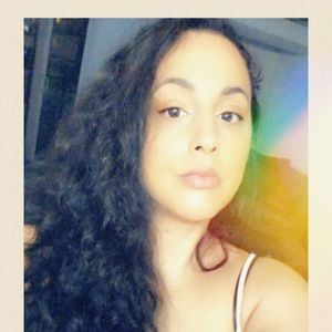 Meet your Posher, Naudia